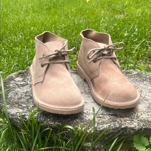 Roamers Other - Women’s Roamers Tan Suede Desert Boots